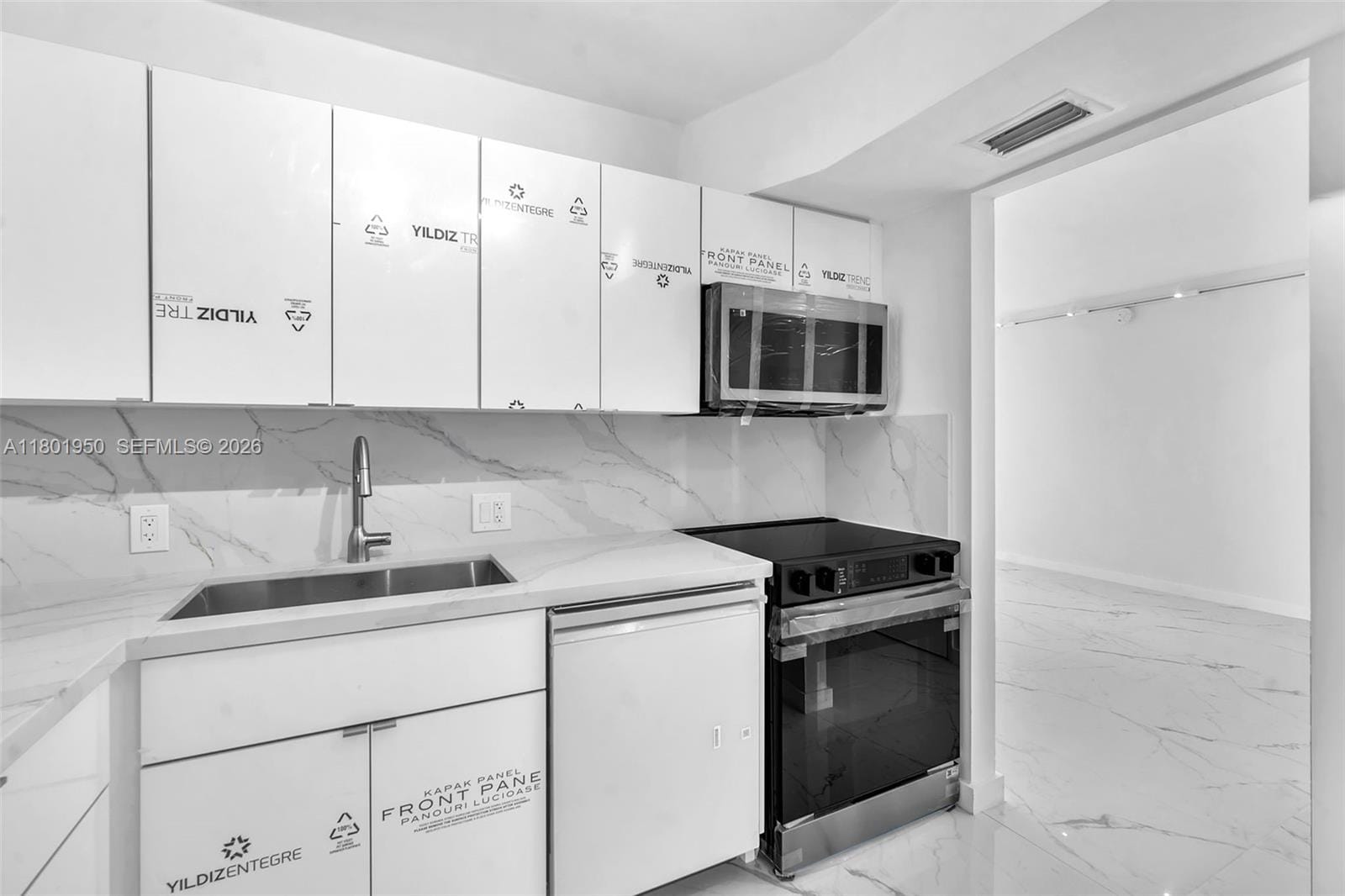 20335 W Country Club Drive 1108 — photo 6