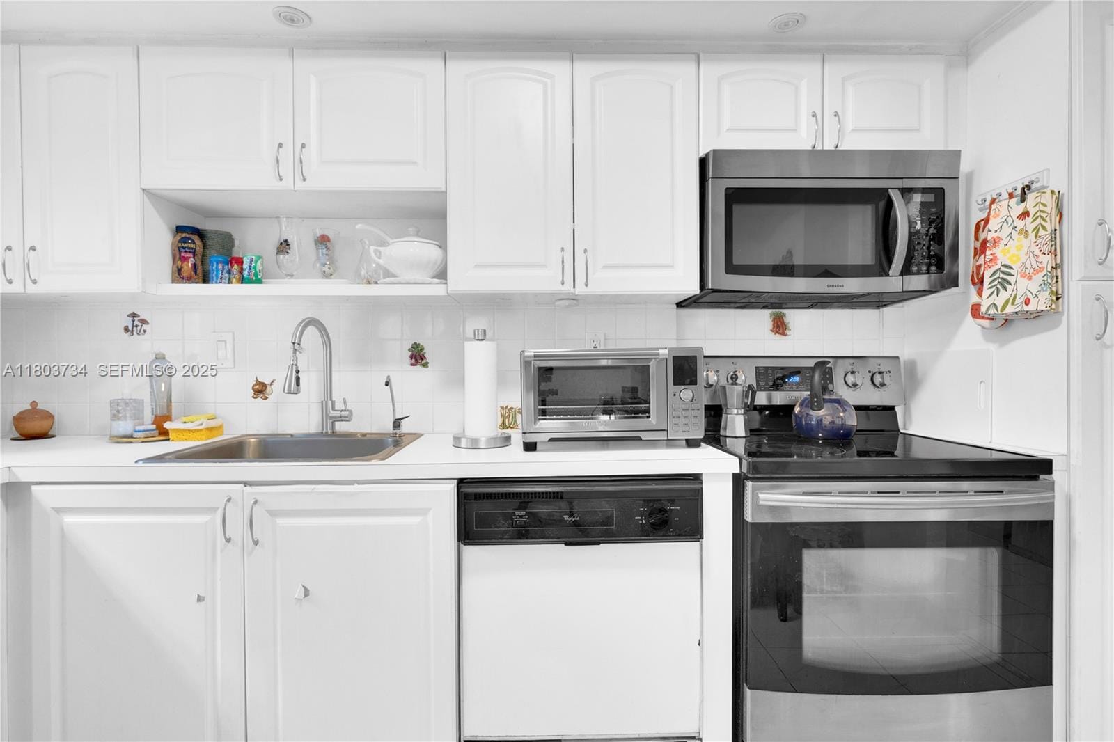 1400 Saint Charles Place L4, Pembroke Pines, FL 33026 photo 16