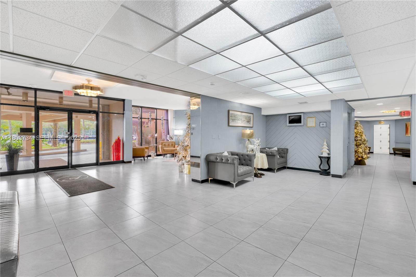 1400 Saint Charles Place L4 — photo 3