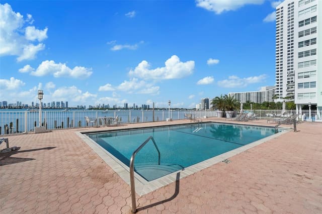 1228 West Avenue 605, sold in Bayview Terr Condo, Miami Beach, FL