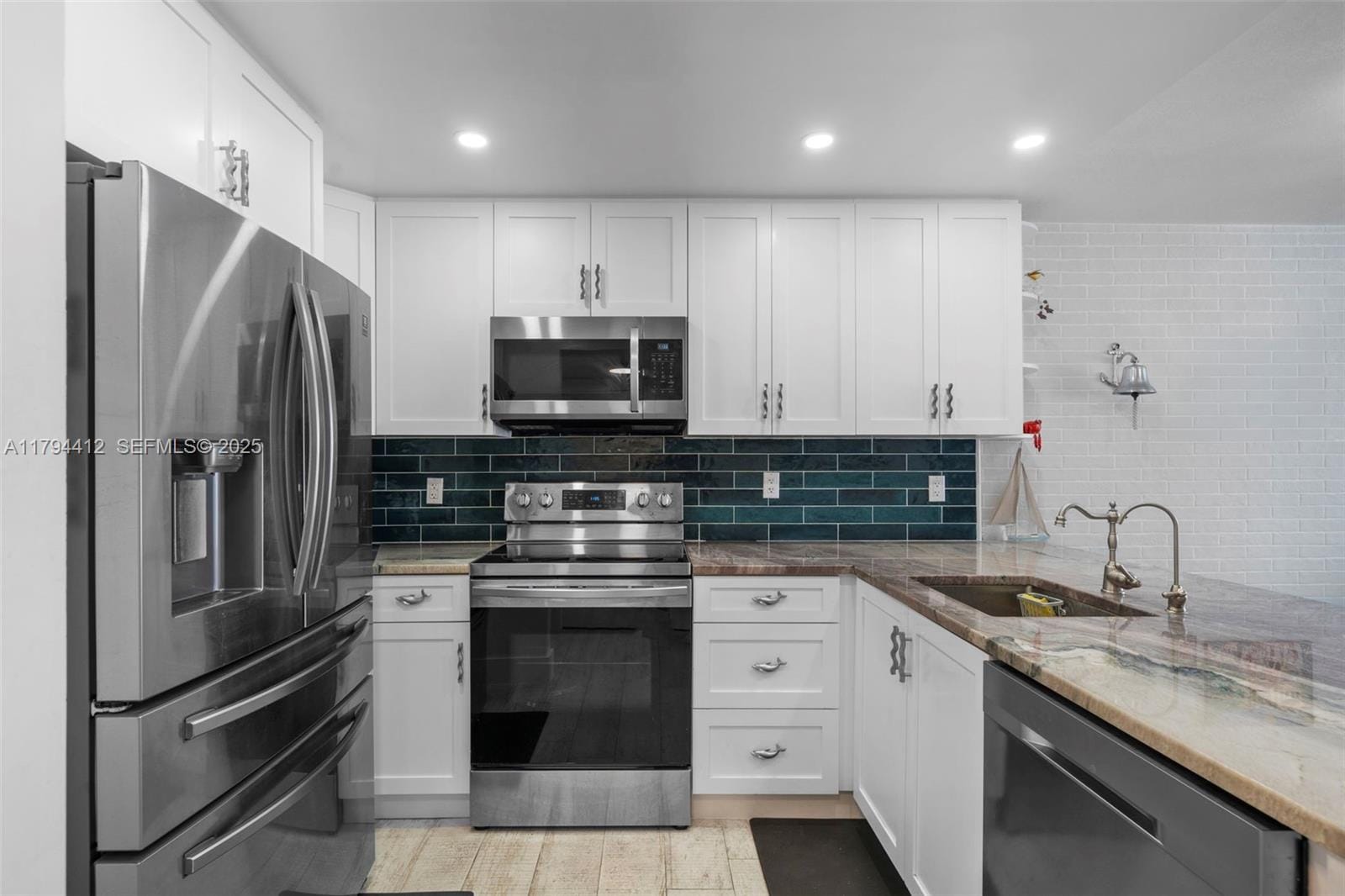 1228 West Avenue 605, Miami Beach, FL 33139 photo 2