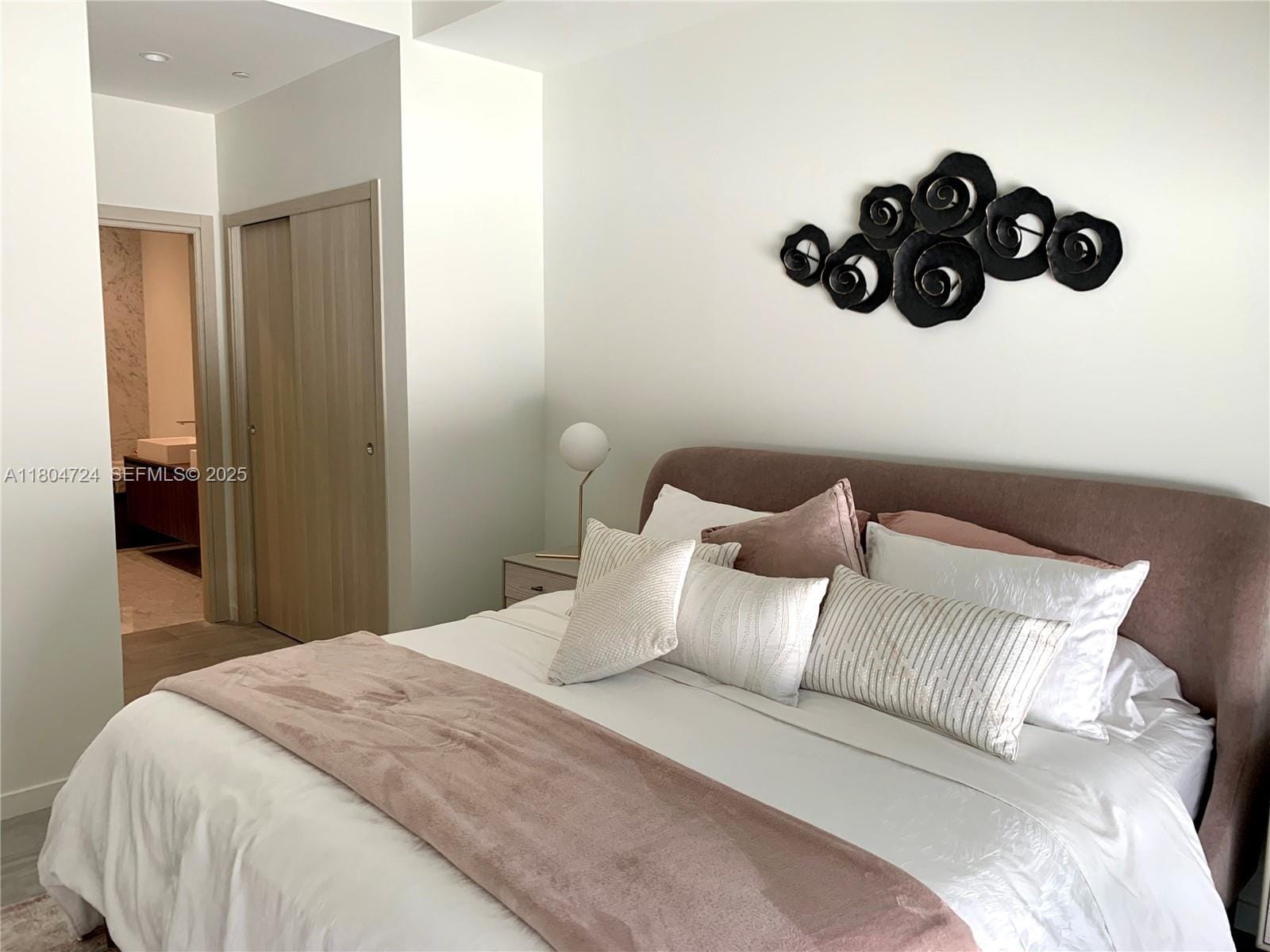 1000 Brickell Plaza 1805 — photo 6