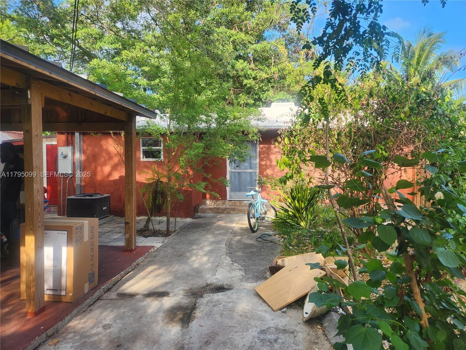 9407 NW 4th Avenue, Miami, FL 33150 photo 2