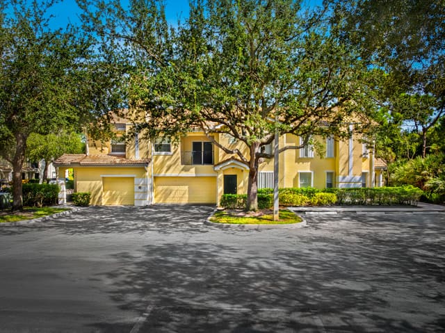 110 SW Peacock Boulevard 6102, Port St. Lucie, FL 34986