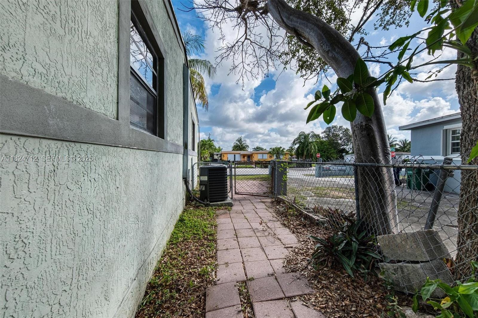 2410 NW 170th Terrace, Miami Gardens, FL 33056 photo 17