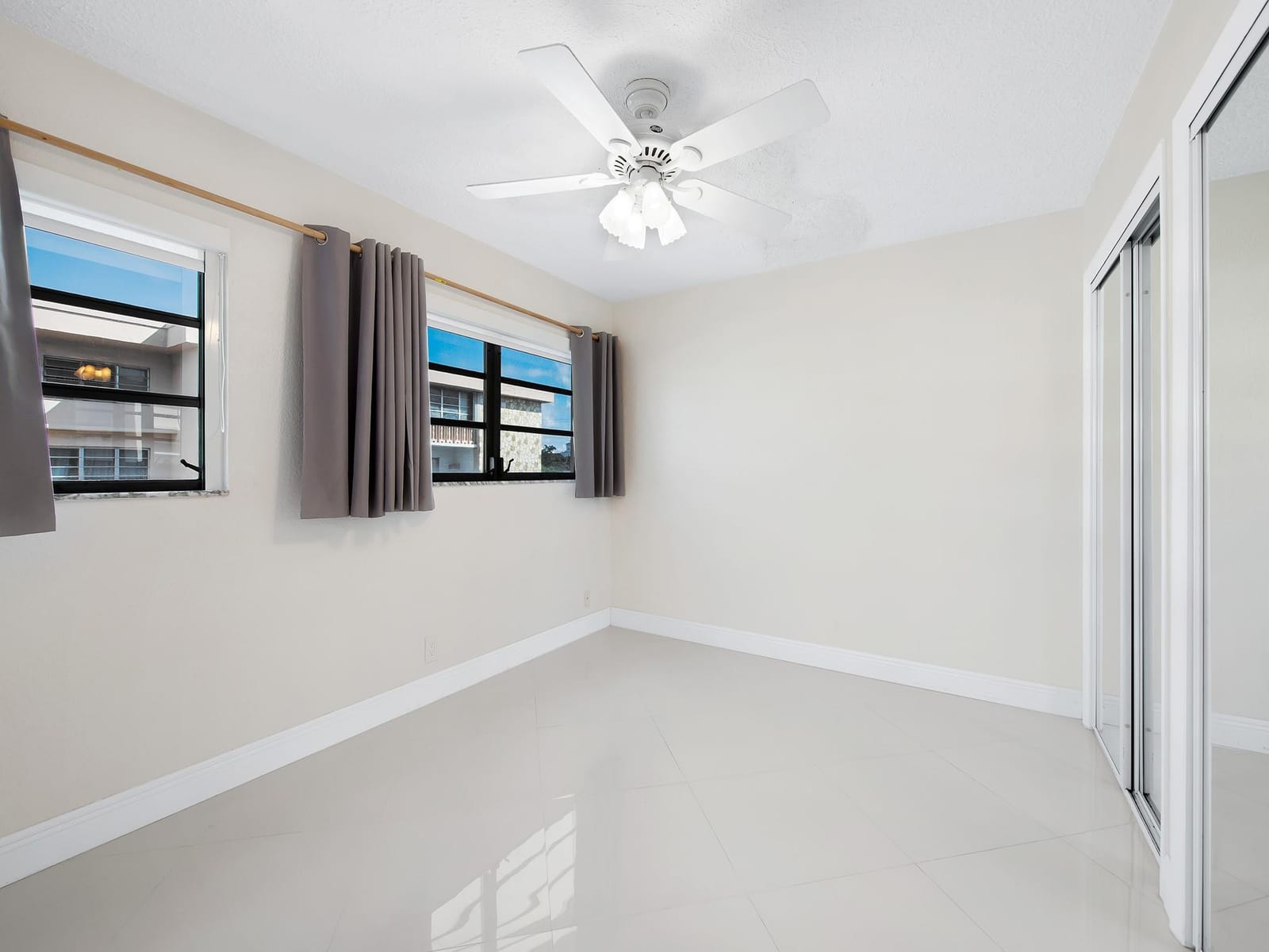 329 SE 3rd Street 305P, Hallandale Beach, FL 33009 photo 16