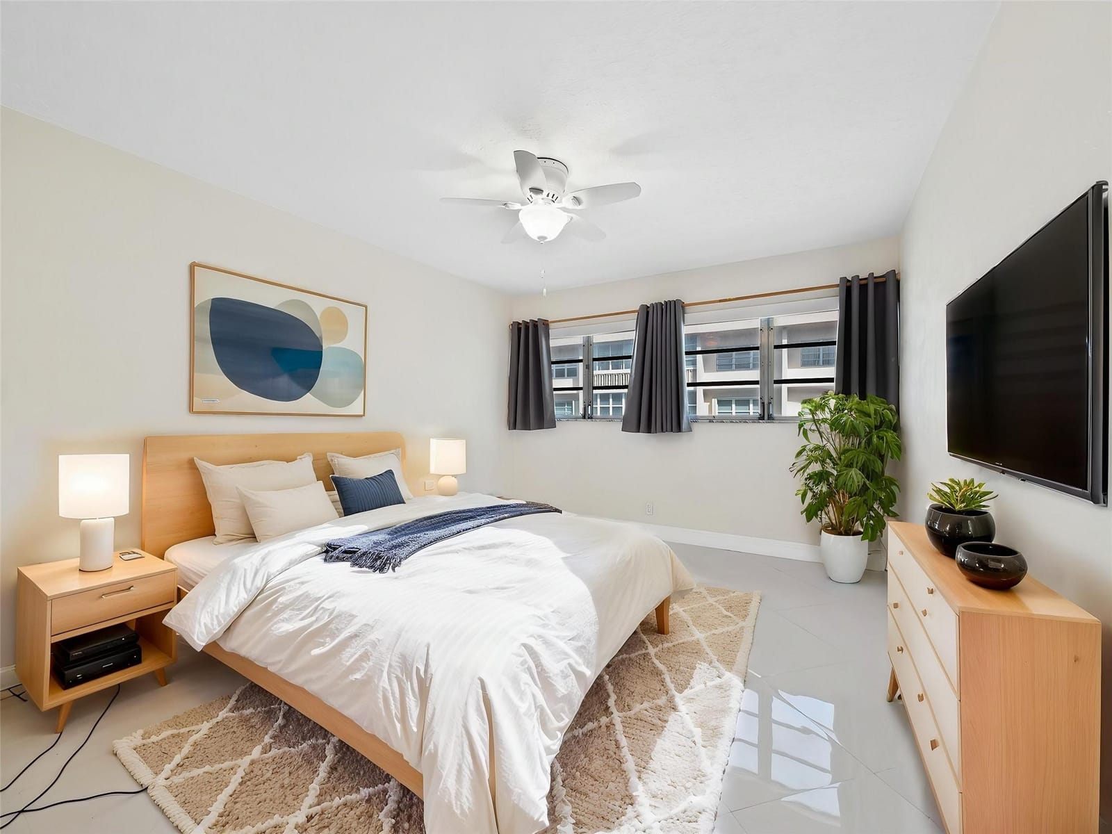 329 SE 3rd Street 305P, Hallandale Beach, FL 33009 photo 7