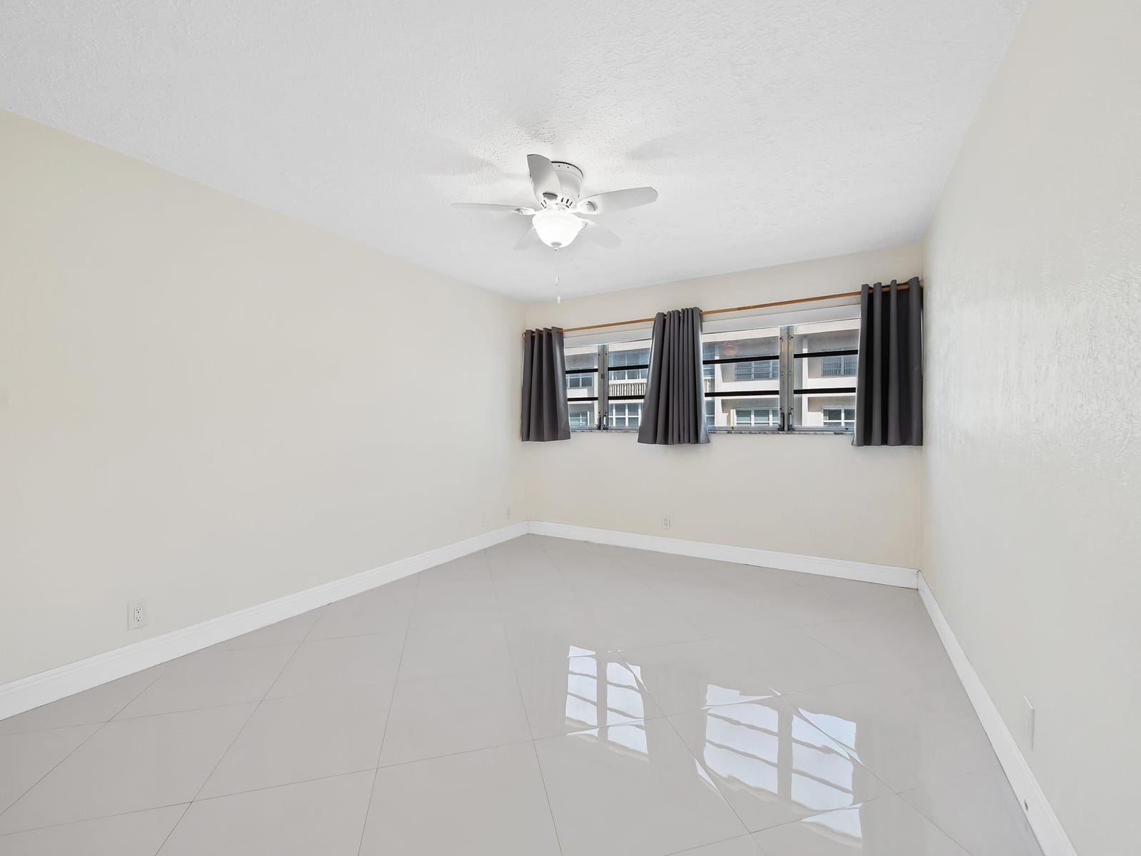 329 SE 3rd Street 305P, Hallandale Beach, FL 33009 photo 8