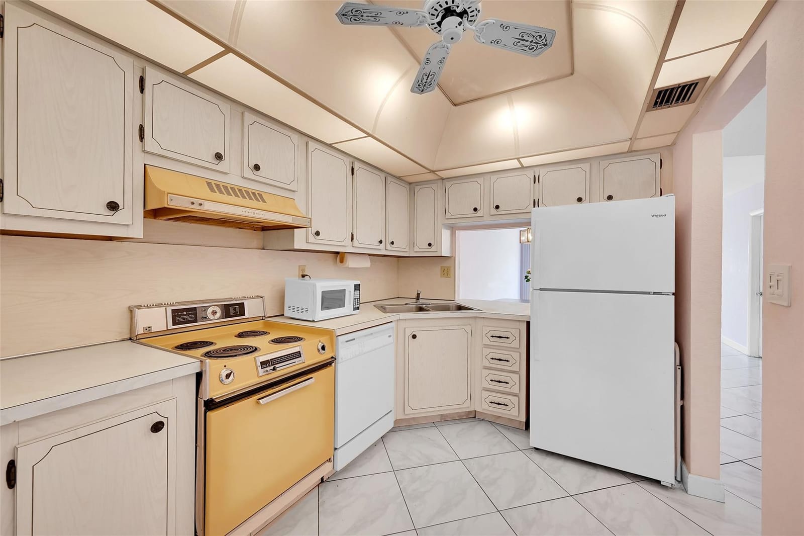 860 SE 6th Avenue 304 — photo 10