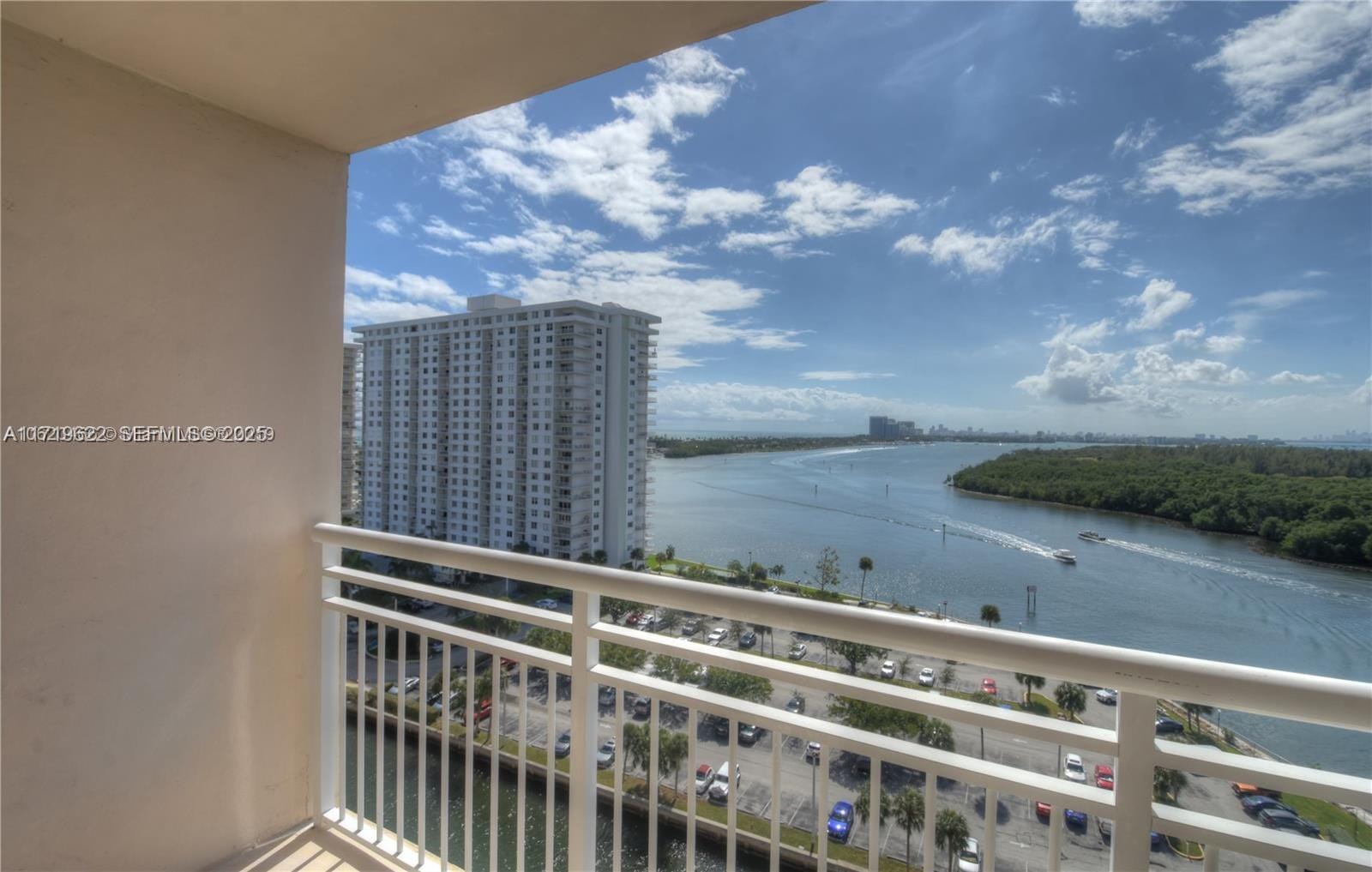 400 Kings Point Drive 1003, Sunny Isles Beach, FL 33160 photo 4