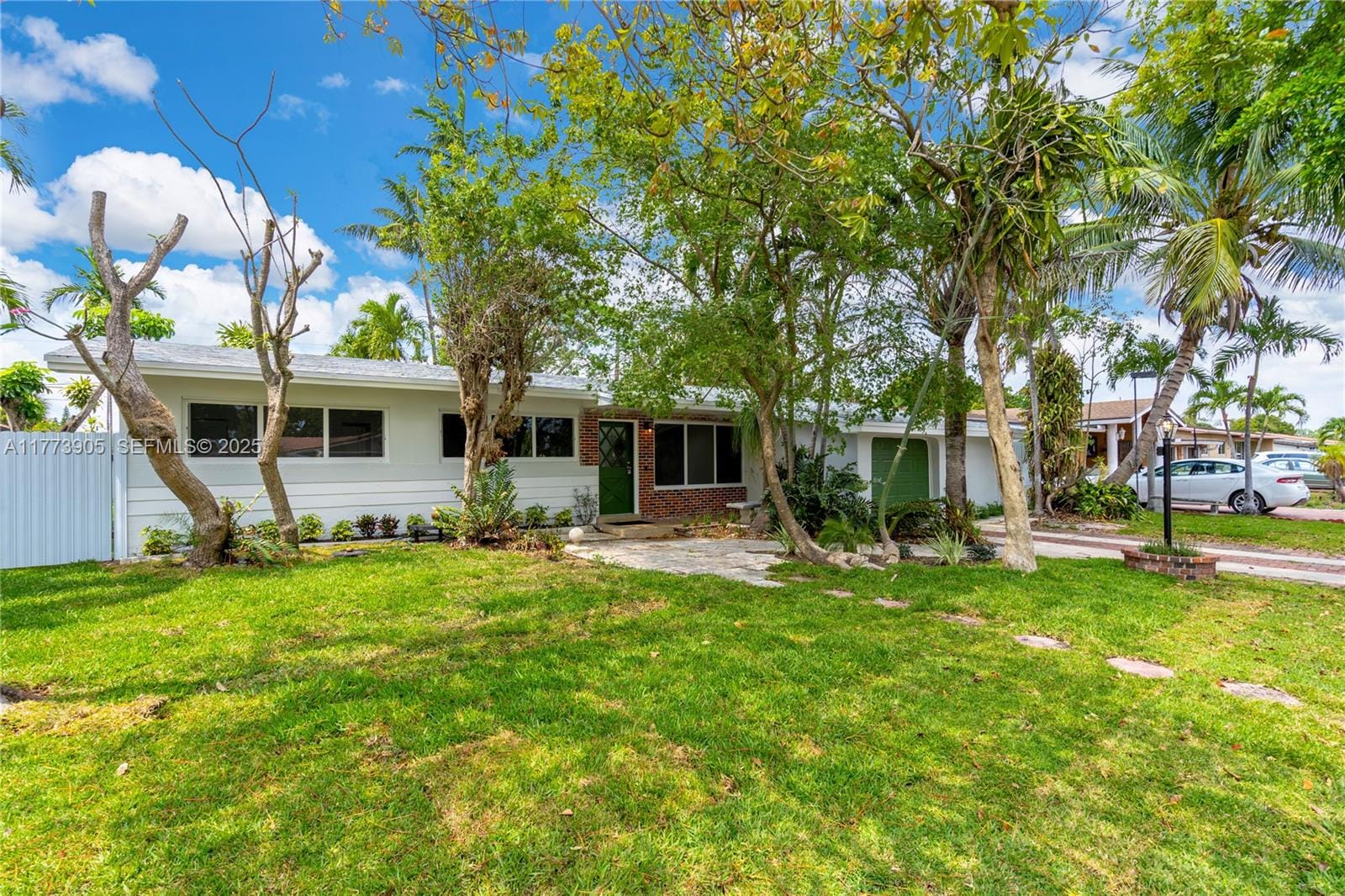 5354 W 9th Avenue, Hialeah, FL 33012 photo 2