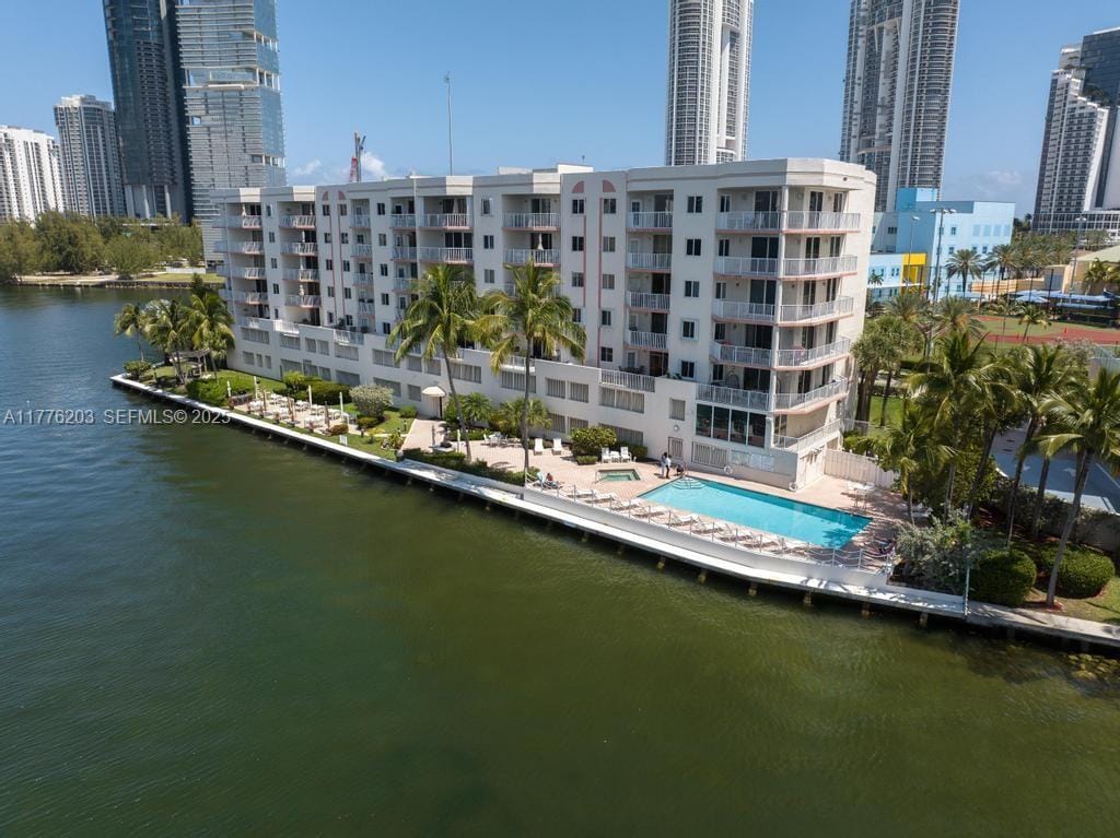 18260 N Bay Road 508, Sunny Isles Beach, FL 33160