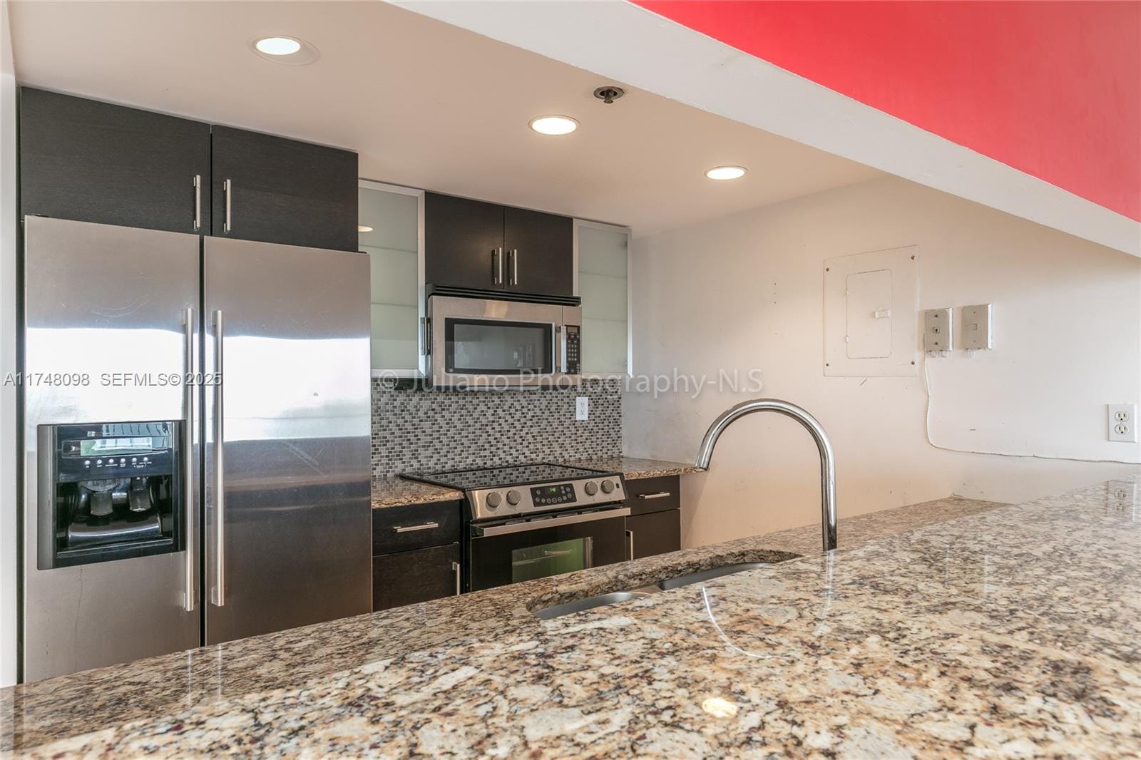 7601 E Treasure Drive 1108 — photo 9
