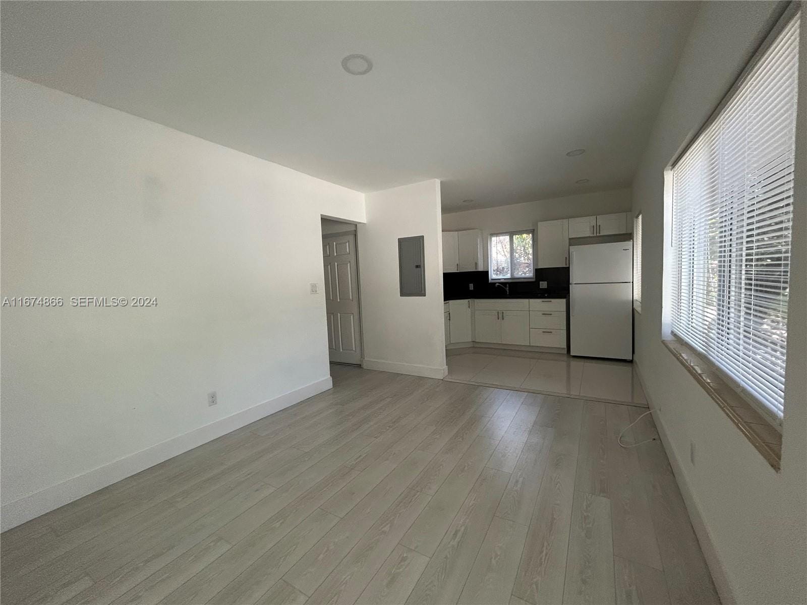 242 NE 55th Terrace — photo 6