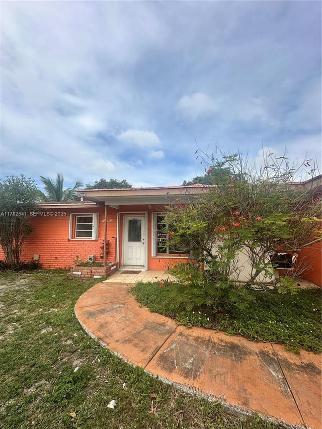 17930 NW 42nd Place, Miami Gardens, FL 33055