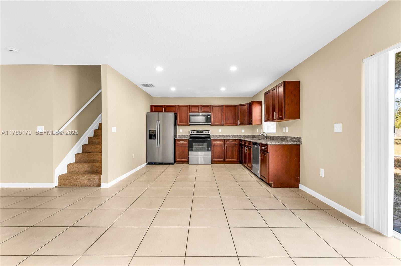 961 SW 15th Street — photo 3
