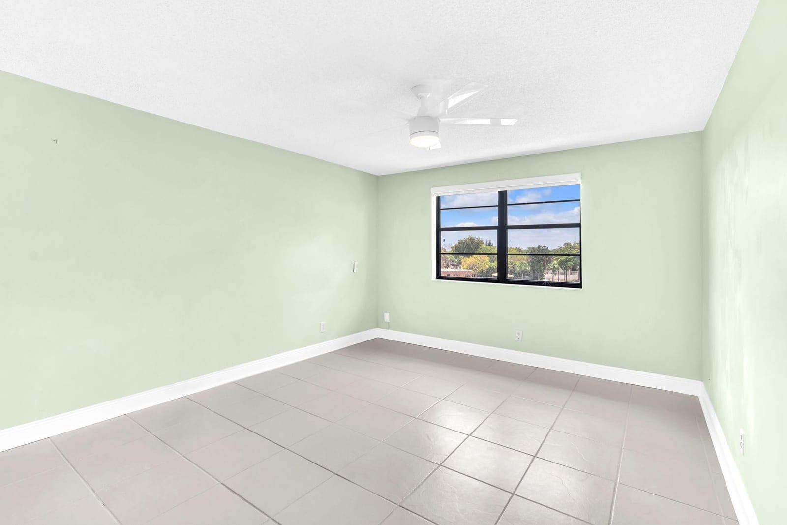 4930 E Sabal Palm Boulevard 414, Tamarac, FL 33319 photo 14