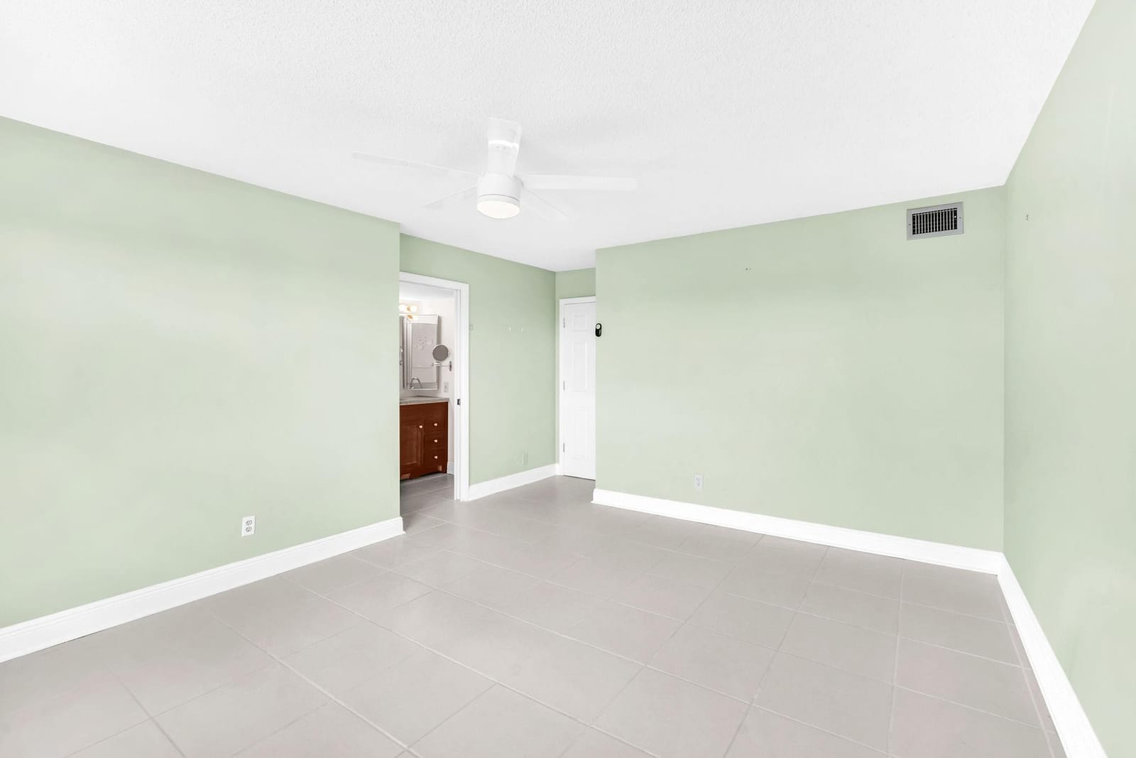 4930 E Sabal Palm Boulevard 414, Tamarac, FL 33319 photo 15