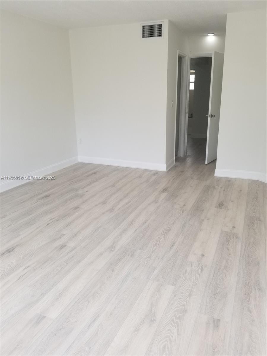 1670 NE 191st Street 404-3 — photo 7