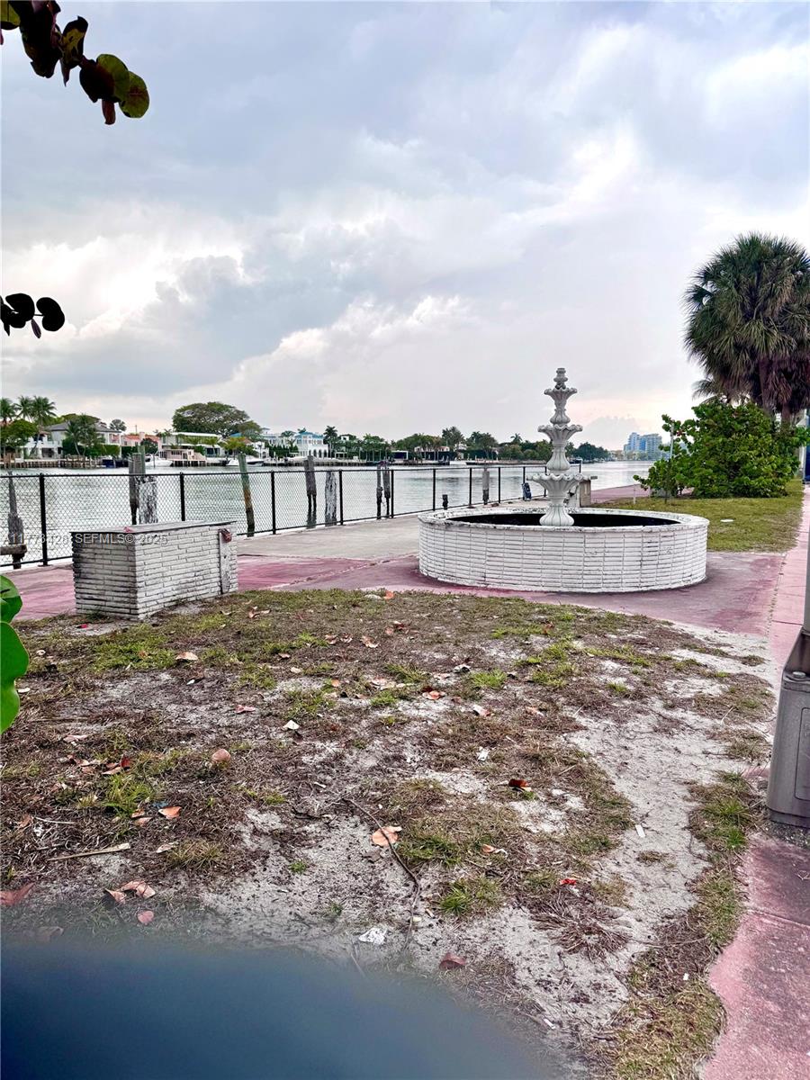 5255 Collins Avenue E, Miami Beach, FL 33140, Miami Beach