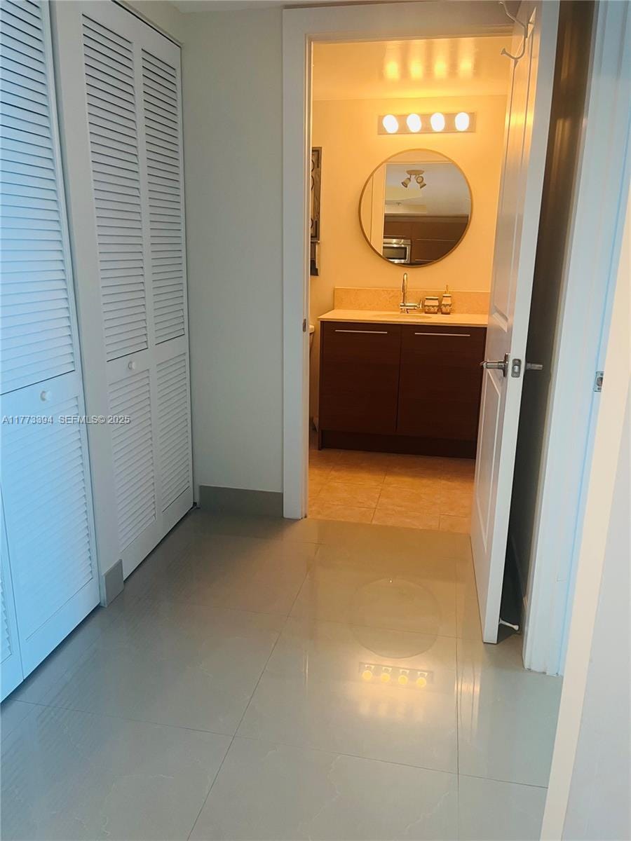 2641 N Flamingo Road 806, Sunrise, FL 33323 photo 8
