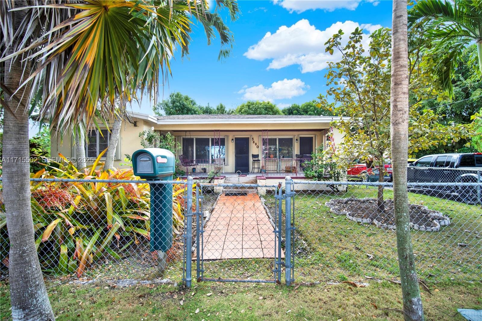 5880 SW 66th Street, South Miami, FL 33143