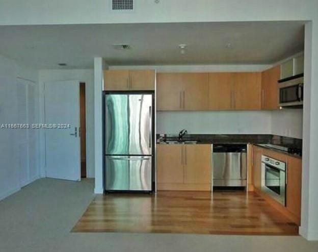 300 S Biscayne Boulevard T-1703 — photo 4