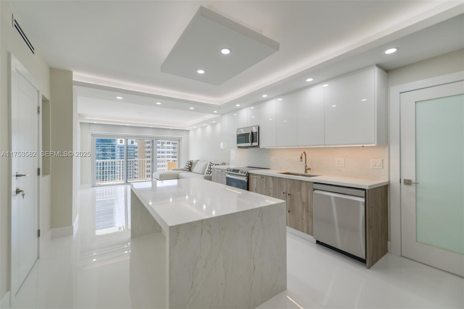 1950 S Ocean Drive 20L, Hallandale Beach, FL 33009 photo 2