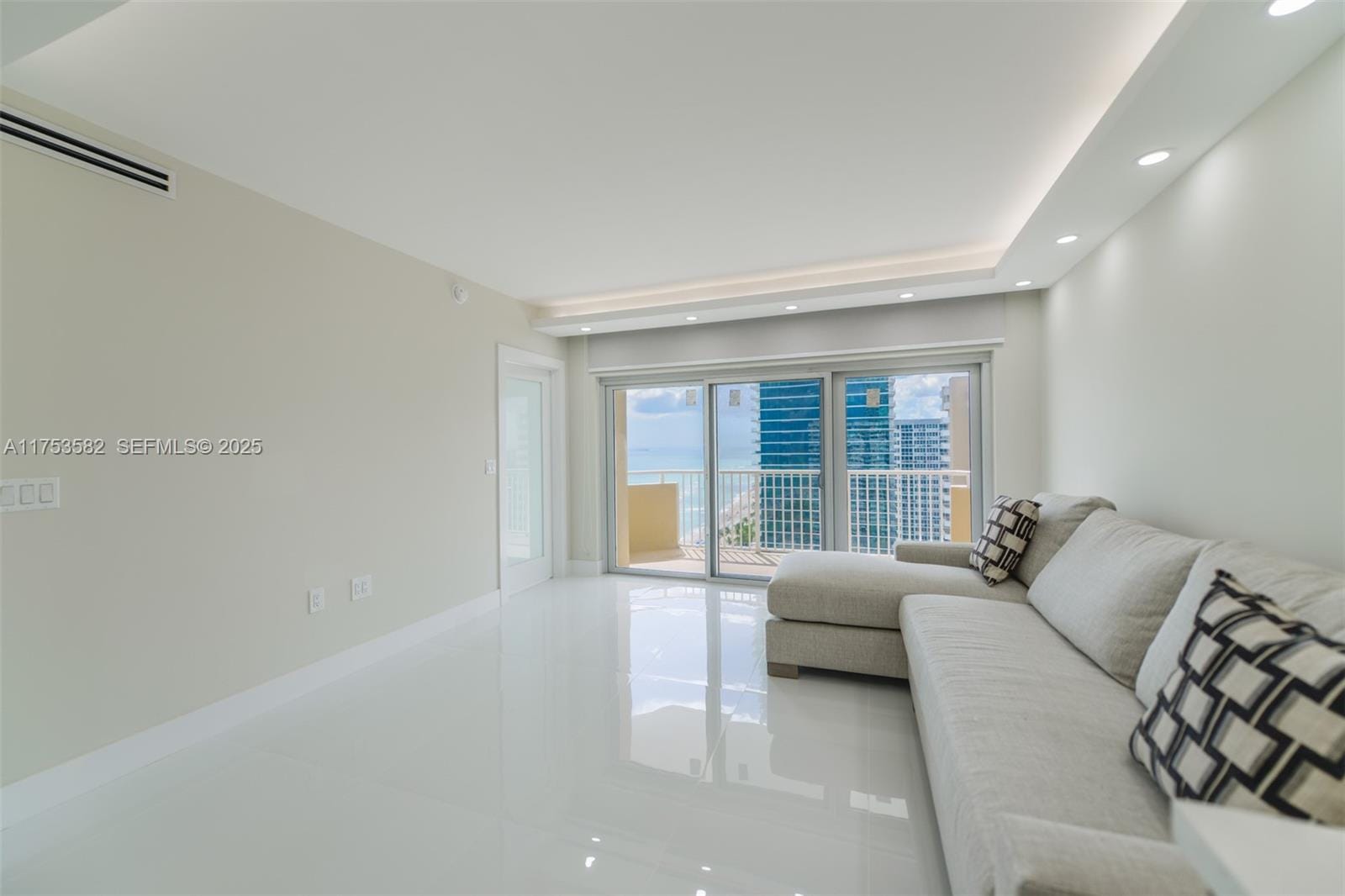 1950 S Ocean Drive 20L, Hallandale Beach, FL 33009 photo 4