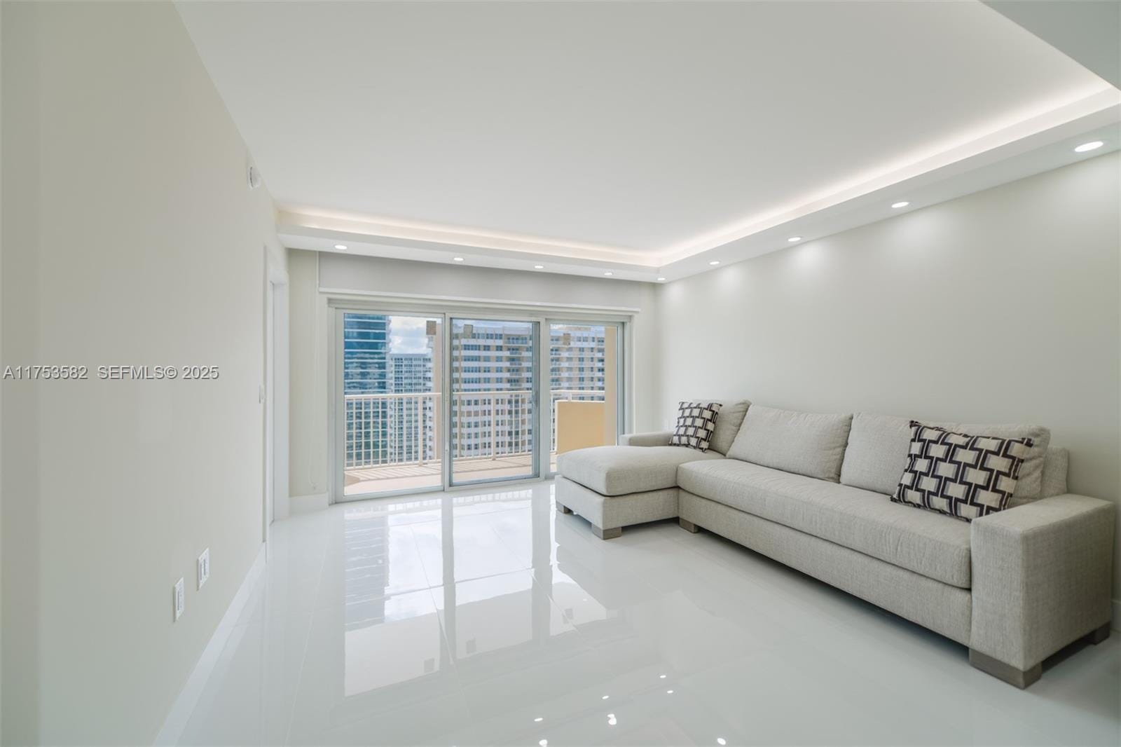1950 S Ocean Drive 20L, Hallandale Beach, FL 33009 photo 5