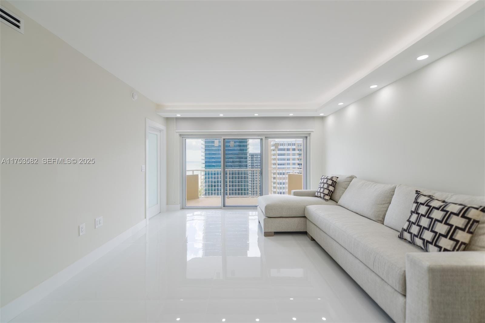 1950 S Ocean Drive 20L, Hallandale Beach, FL 33009 photo 6