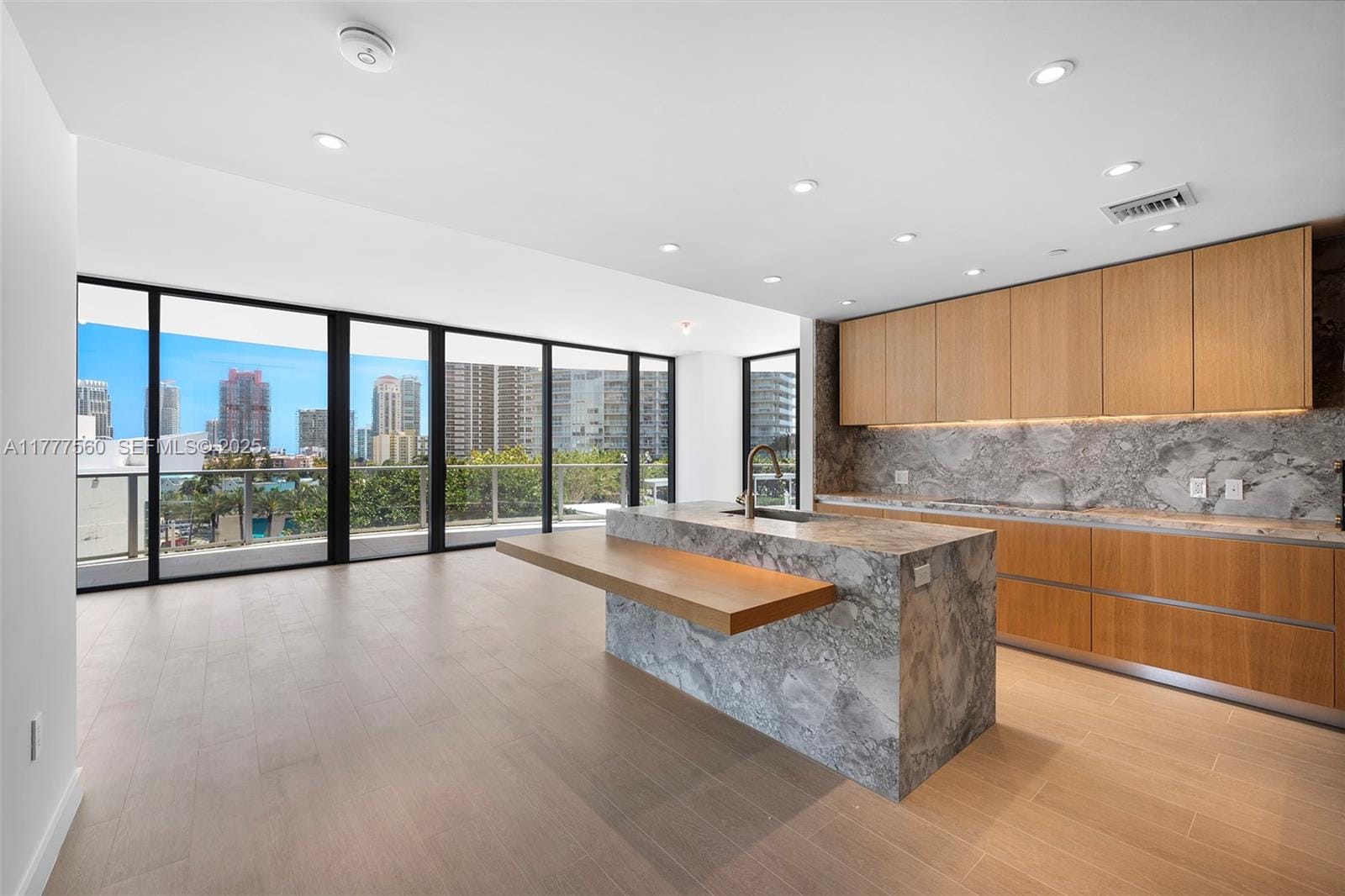 500 Alton Road 801, Miami Beach, FL 33139 photo 4