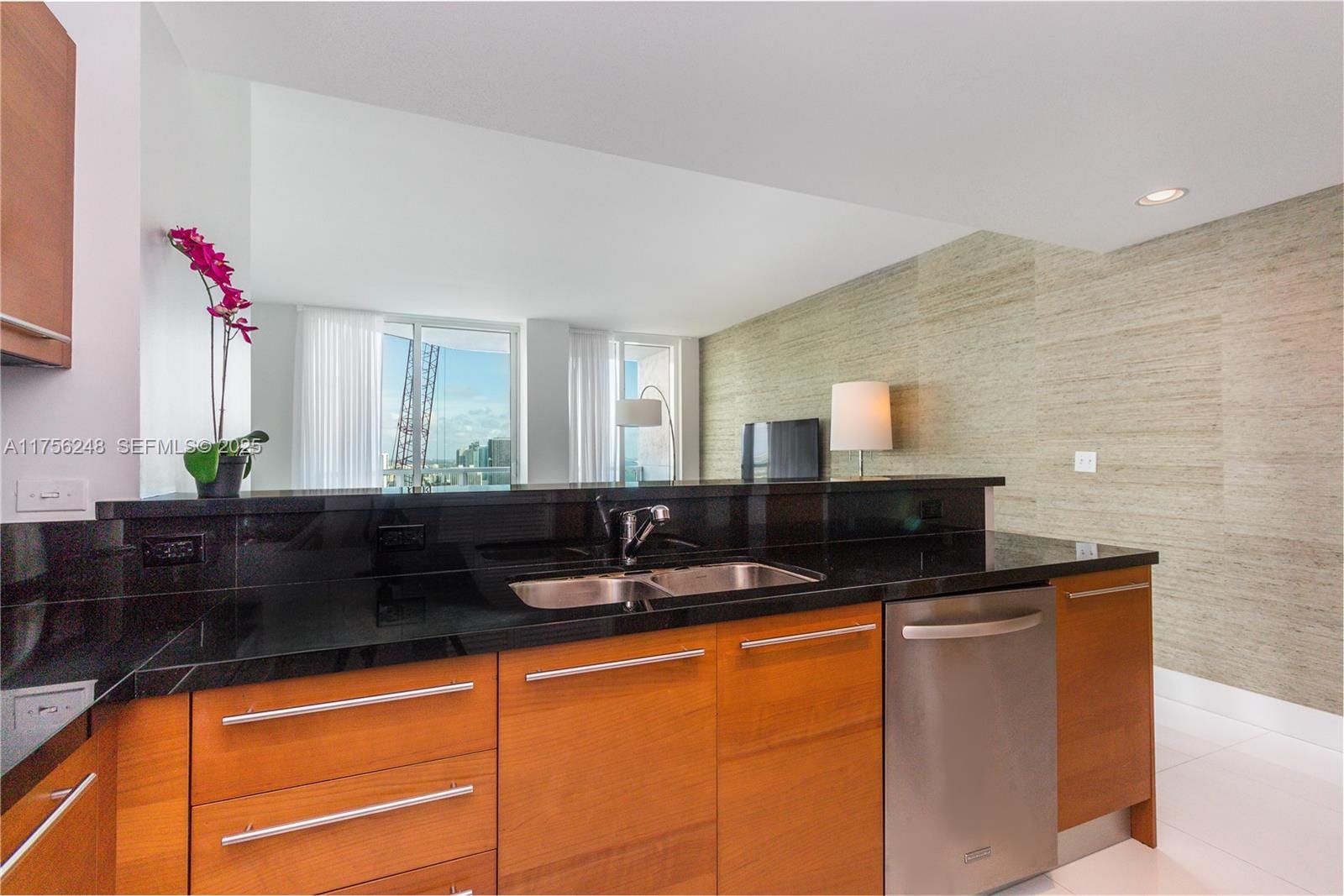 253 NE 2nd Street 3702, Miami, FL 33132 photo 12