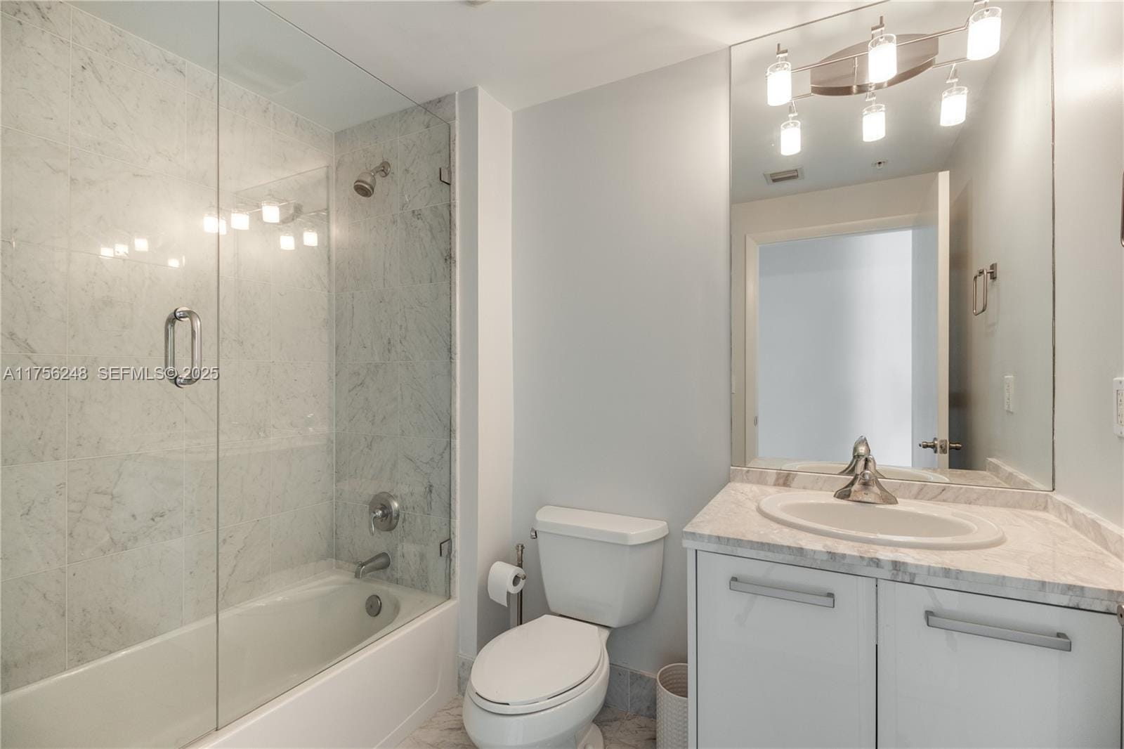 253 NE 2nd Street 3702, Miami, FL 33132 photo 14
