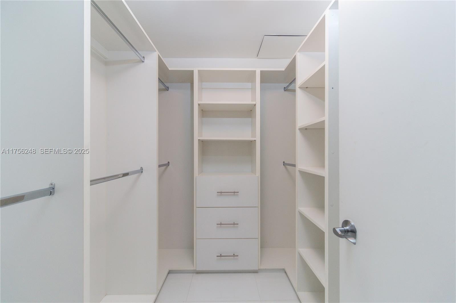 253 NE 2nd Street 3702, Miami, FL 33132 photo 18