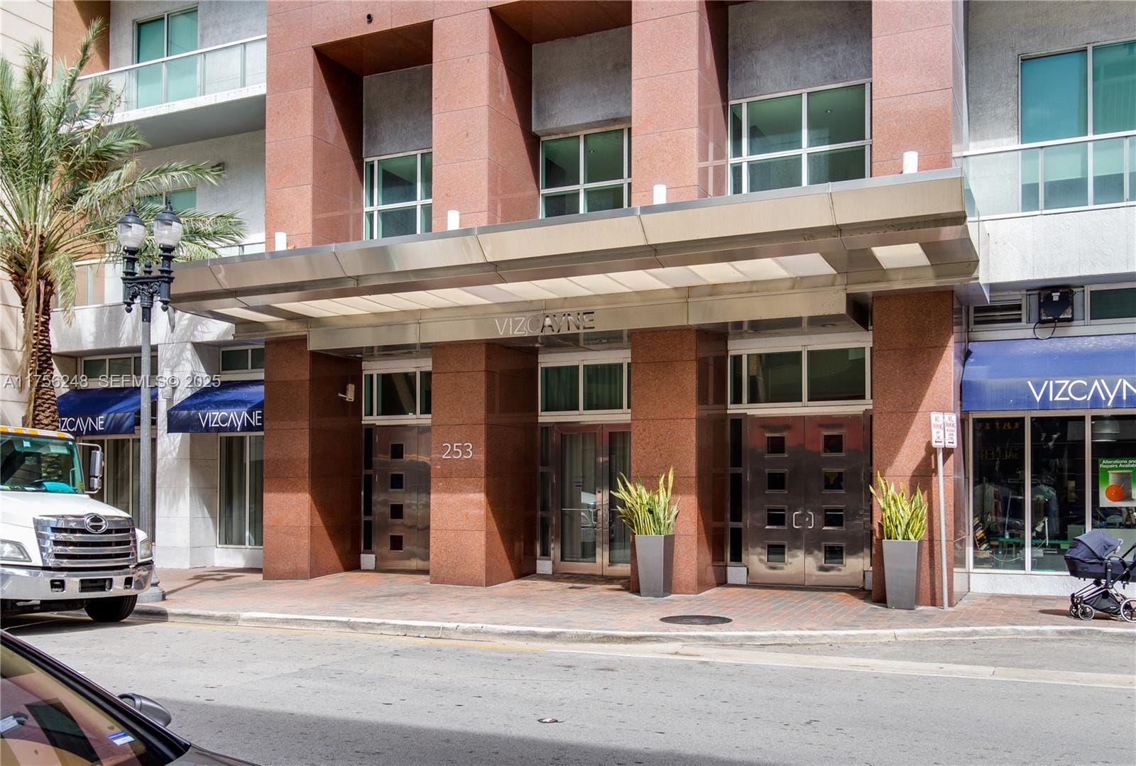 253 NE 2nd Street 3702, Miami, FL 33132 photo 23