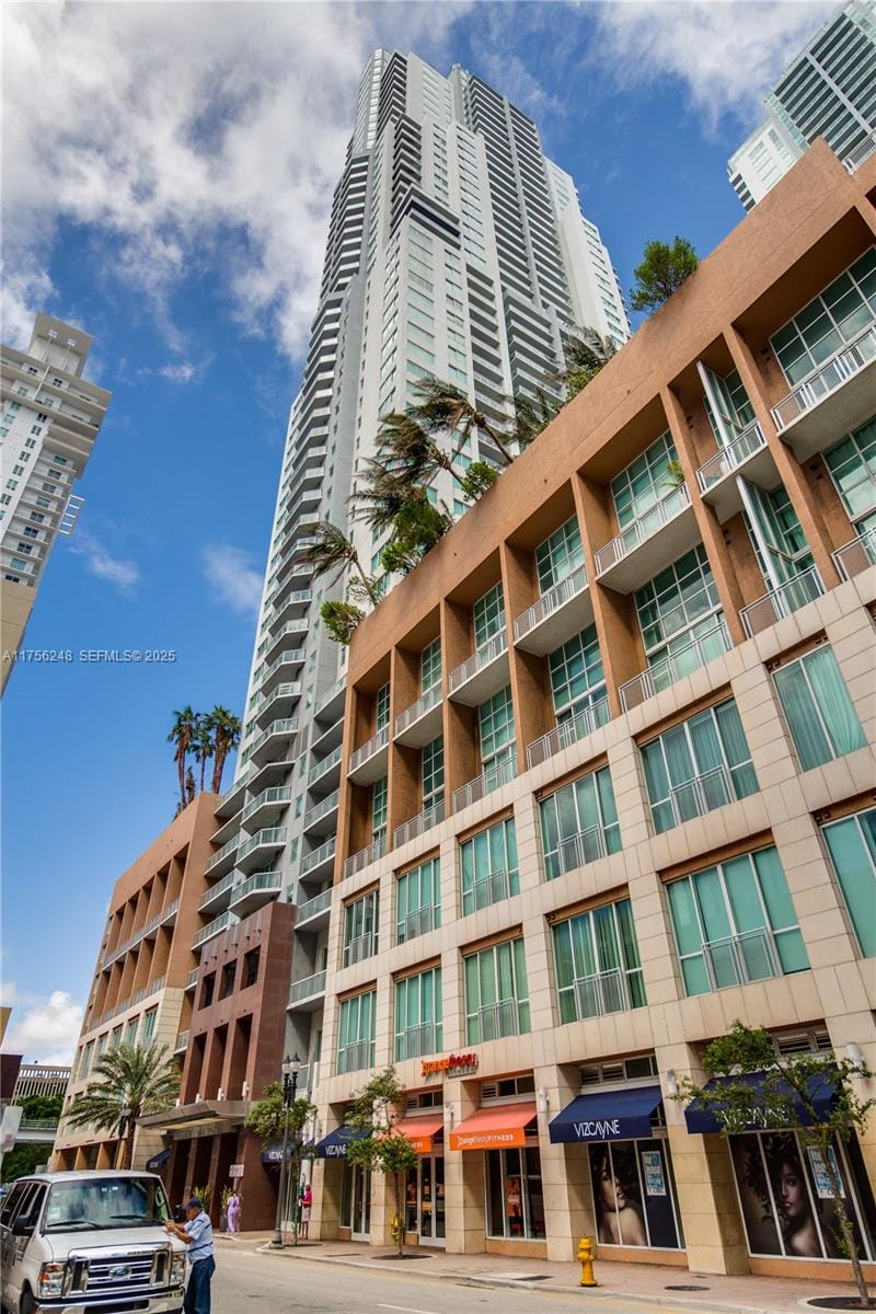 253 NE 2nd Street 3702, Miami, FL 33132 photo 25