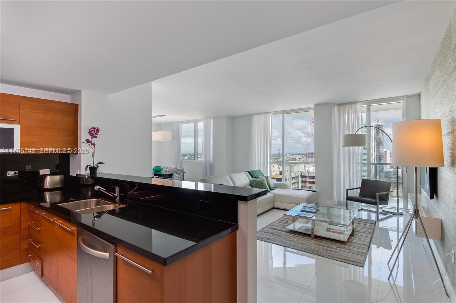 253 NE 2nd Street 3702, Miami, FL 33132 photo 5