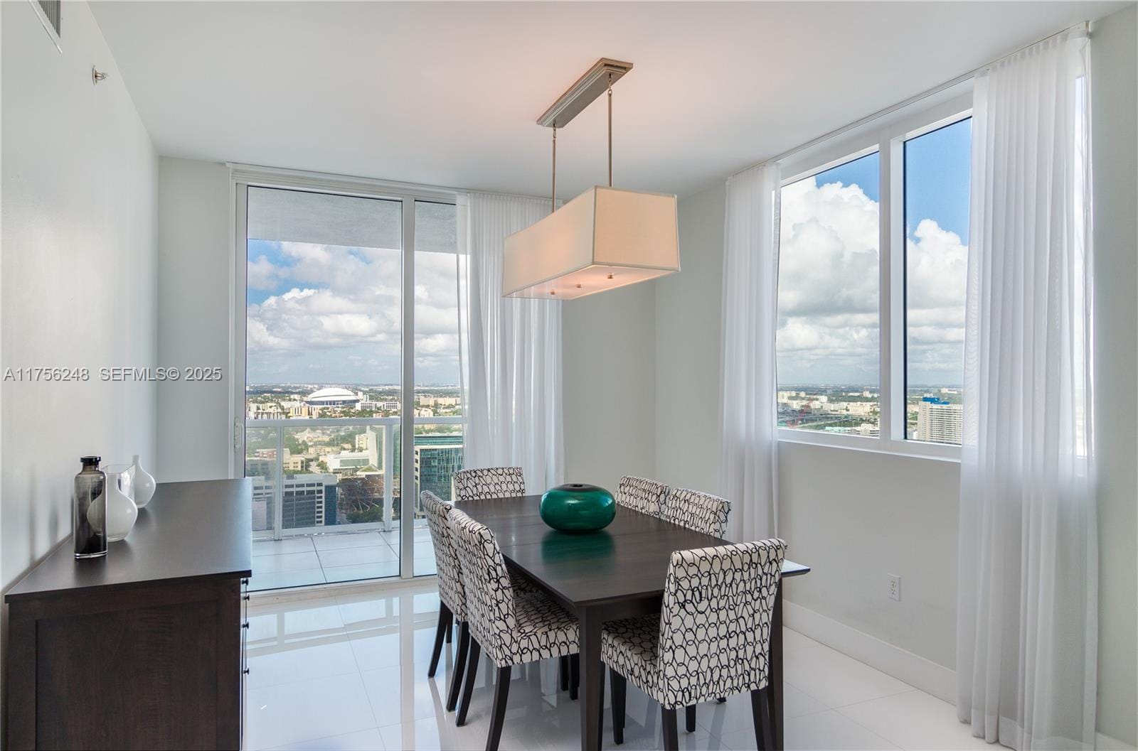 253 NE 2nd Street 3702, Miami, FL 33132 photo 7