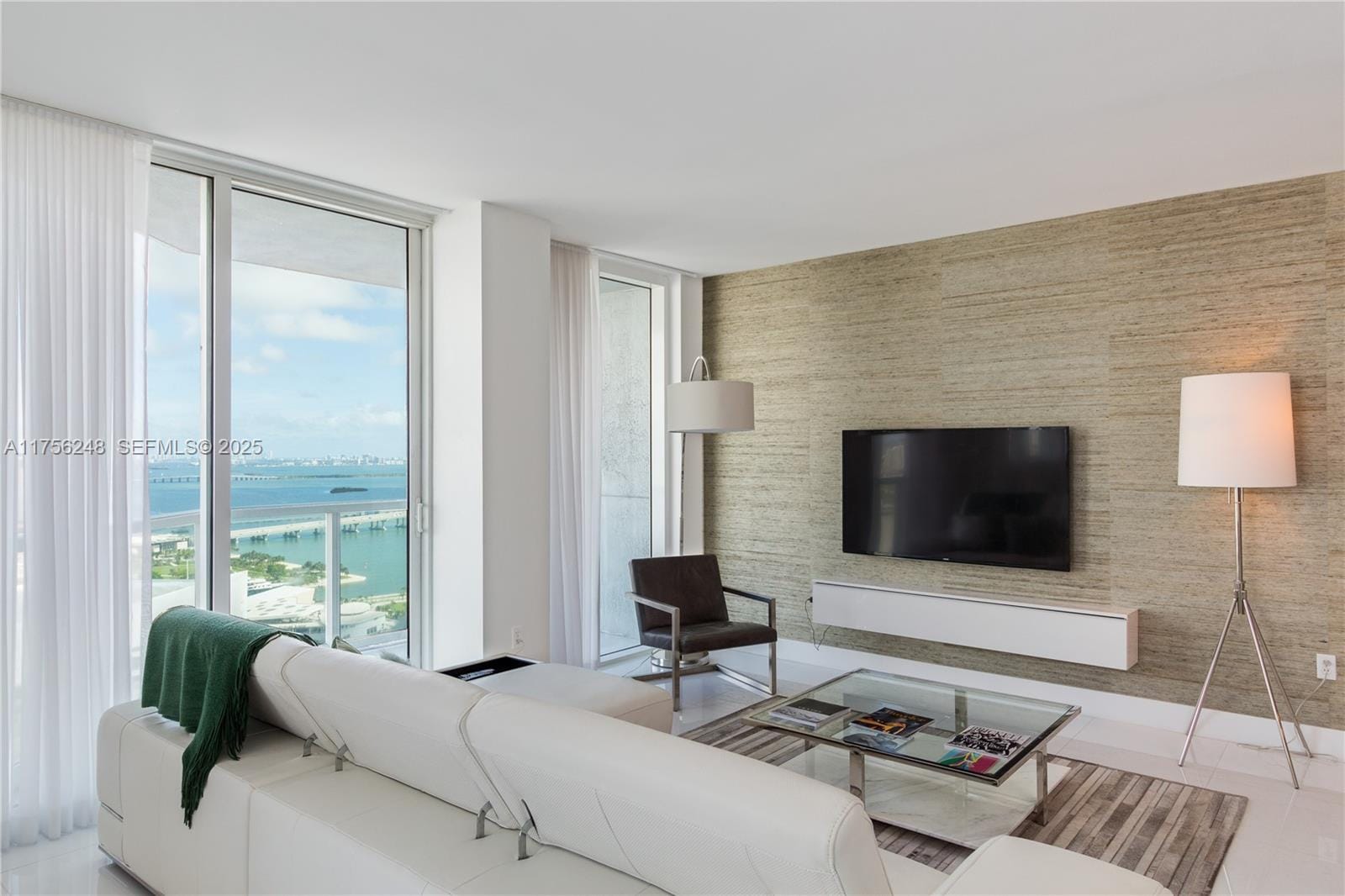 253 NE 2nd Street 3702, Miami, FL 33132 photo 8