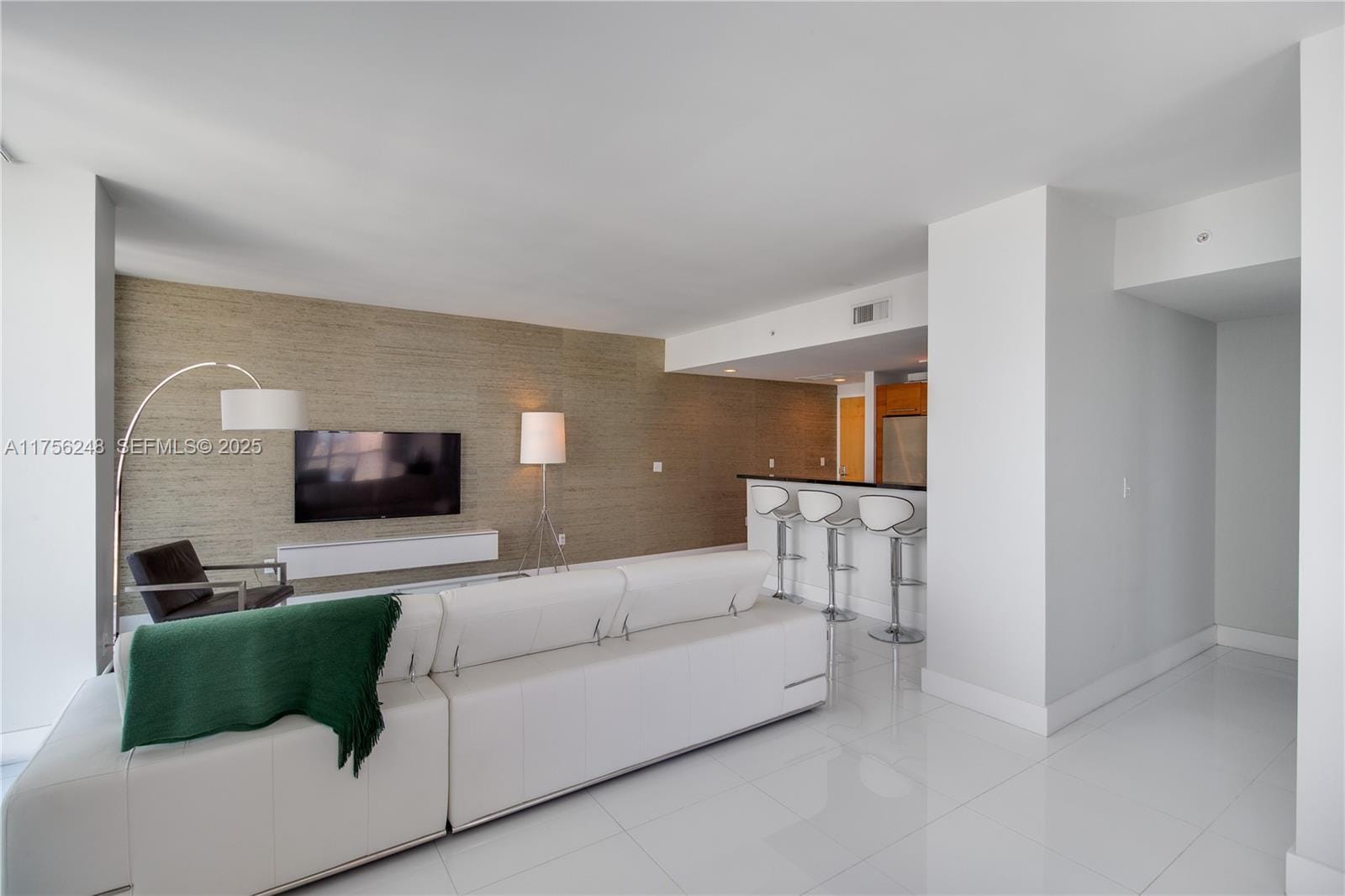 253 NE 2nd Street 3702, Miami, FL 33132 photo 9