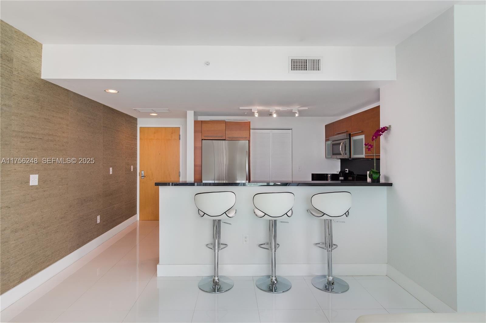 253 NE 2nd Street 3702, Miami, FL 33132 photo 10