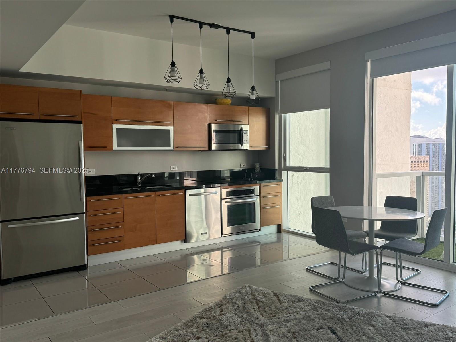 244 Biscayne Boulevard 3905, Miami, FL 33132, Miami