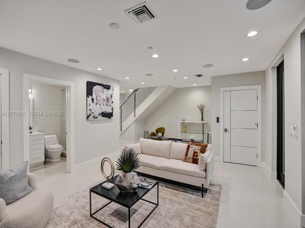 207 NE 13th Avenue 207, Fort Lauderdale, FL 33301 photo 2