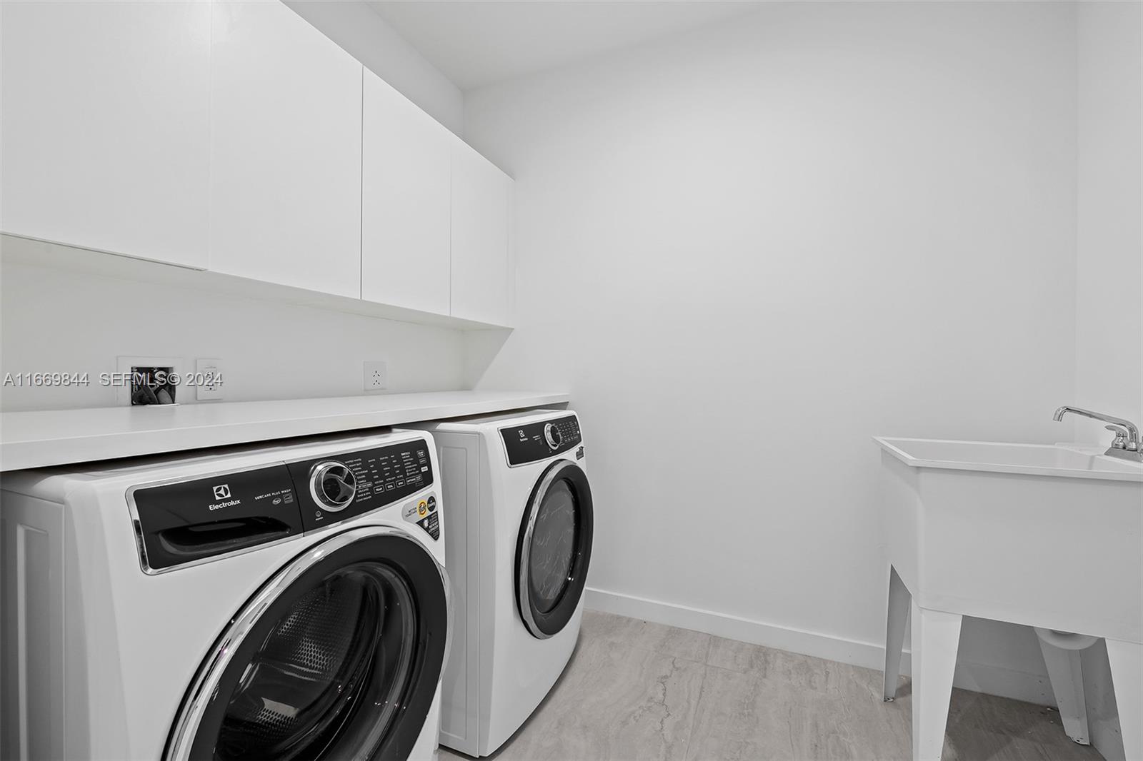 851 NE 1st Avenue PH 5412, Miami, FL 33132 photo 24