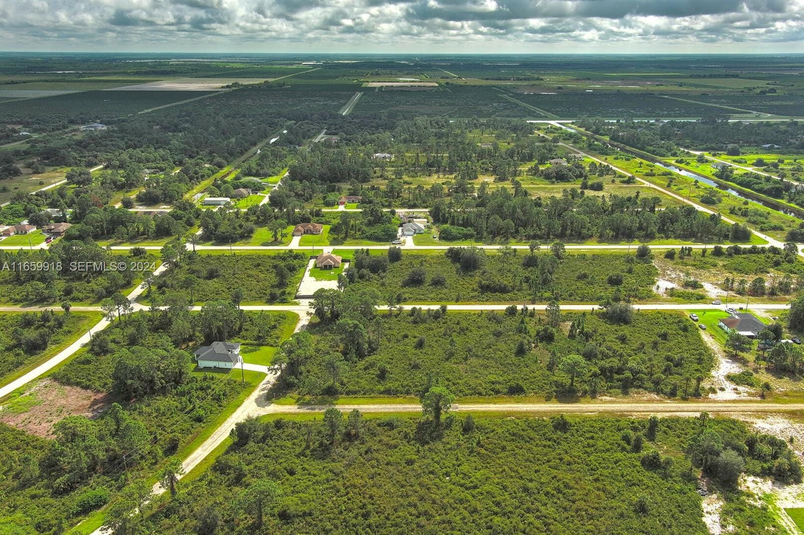 642 Vasser Avenue S, Lehigh Acres, FL 33974 photo 9