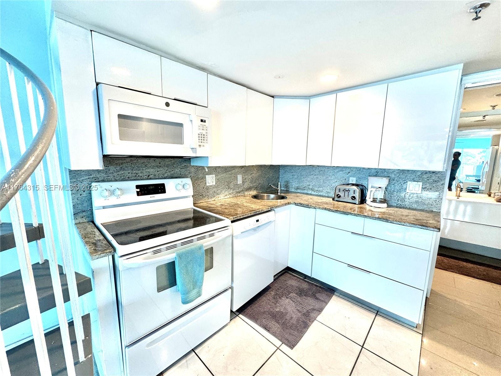 5445 Collins Avenue TH-11, Miami Beach, FL 33140 photo 17