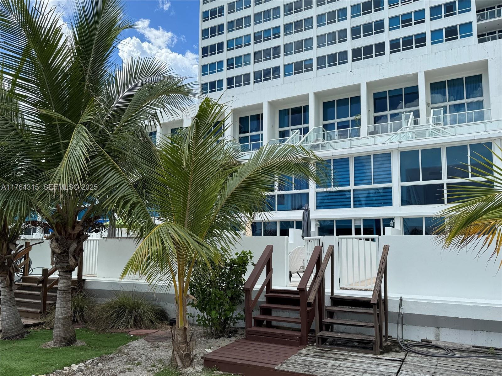 5445 Collins Avenue TH-11 — photo 5