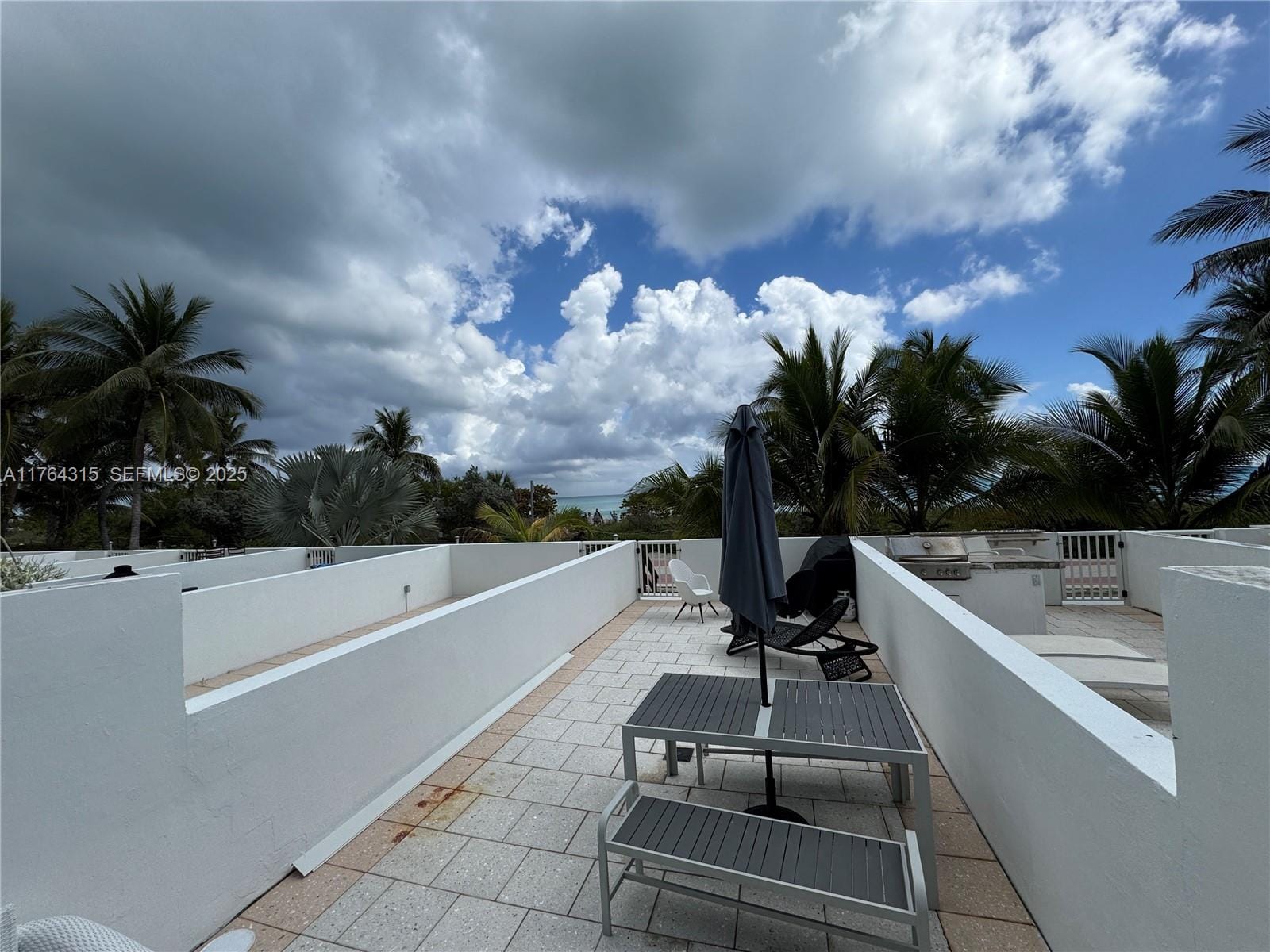 5445 Collins Avenue TH-11 — photo 7