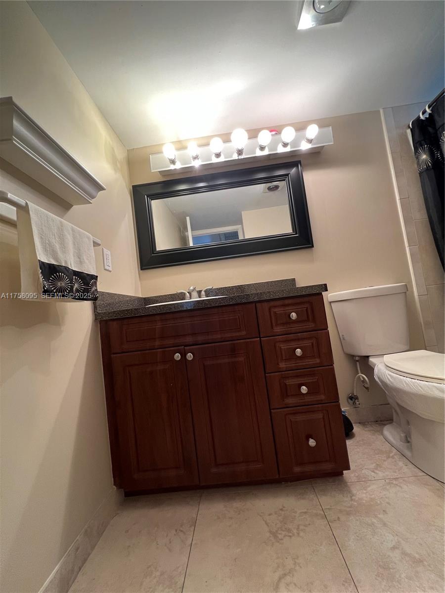 2562 N Garden Drive N 301, Lake Worth, FL 33461, Lake Worth